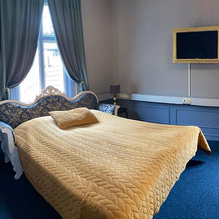 Jaernvaegshotellet B&B Skara Bagian luar foto