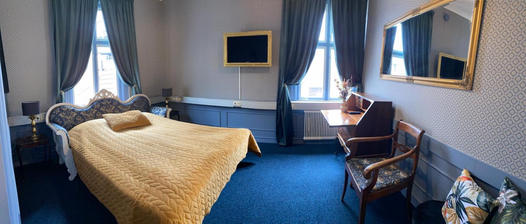 Jaernvaegshotellet B&B Skara Bagian luar foto